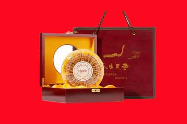 收购资讯:临武县回收冬虫夏草是按克吗